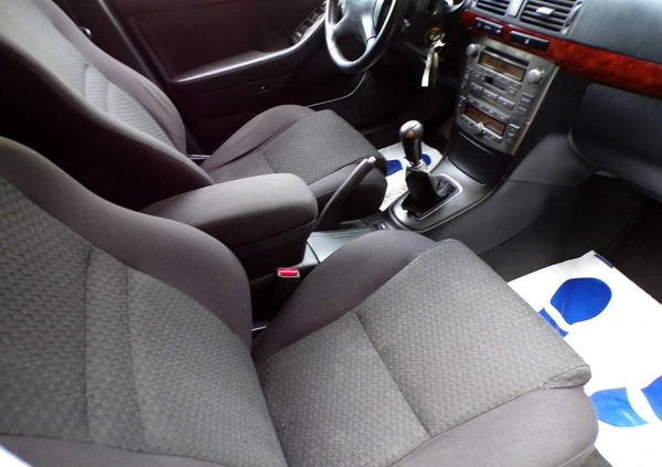 Toyota Avensis cena 13900 przebieg: 198000, rok produkcji 2005 z Kolno małe 407